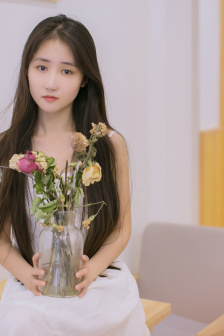 年轻女老师在线观看